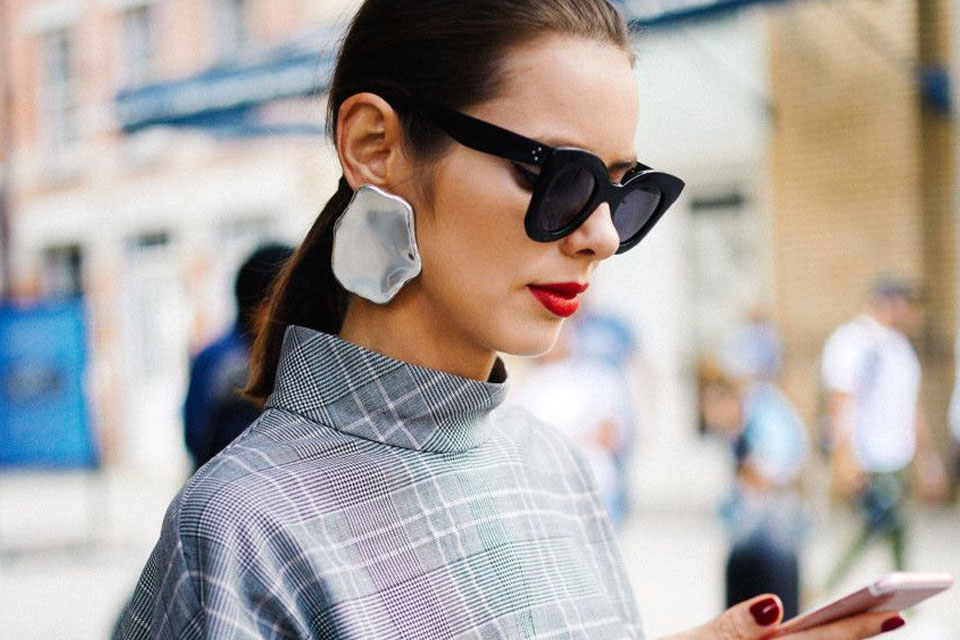 τα-σκουλαρίκια-που-θα-φορέσεις-την-επό-2231641