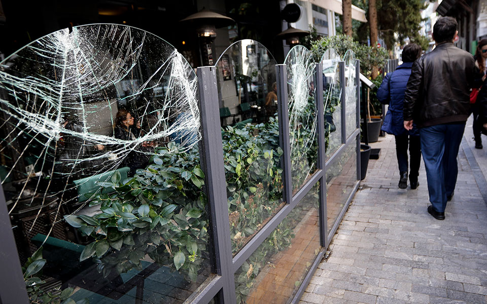 συντονισμένες-επιθέσεις-και-απειλές-2236056