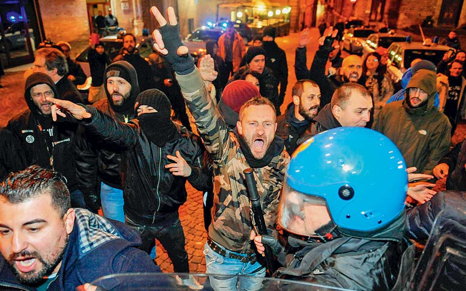 διαδήλωση-νεοφασιστών-στη-ματσεράτα-2232743