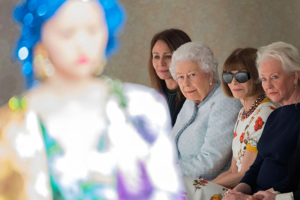 η-βασίλισσα-εμφανίστηκε-στην-εβδομάδ-2234562