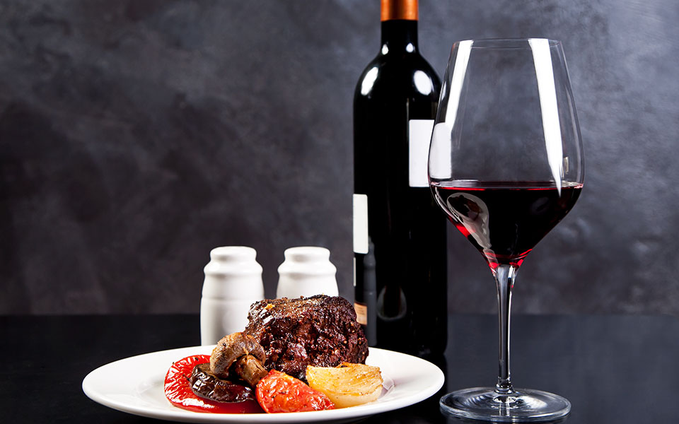 τσικνίστε-με-καλό-κρασί-2230986