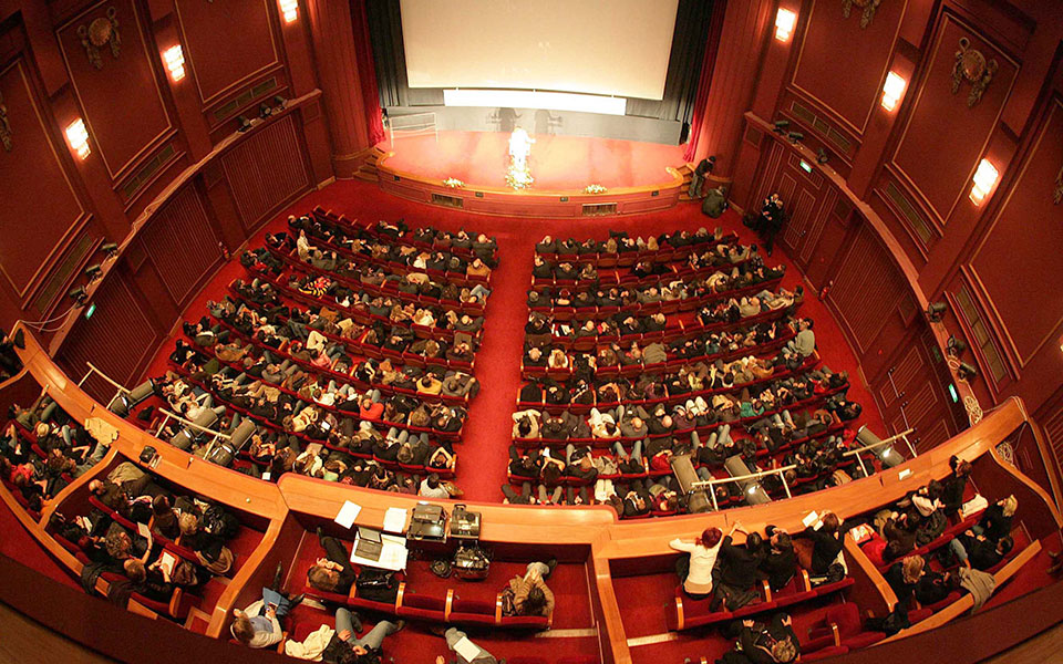 είκοσι-χρόνια-κοιτώντας-την-πραγματι-2236286