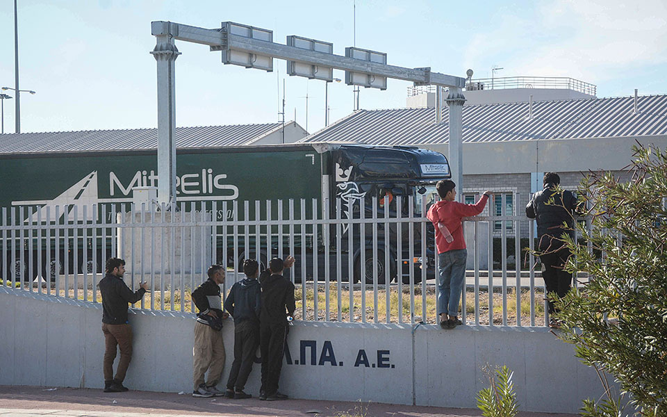 πεδίο-μάχης-το-νέο-λιμάνι-της-πάτρας-2237470