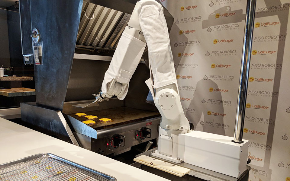 ρομπότ-έπιασε-δουλειά-σε-ταχυφαγείο-2237457