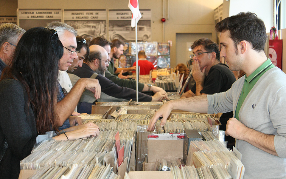 τα-βινύλια-τραγουδούν-ακόμη-2239295