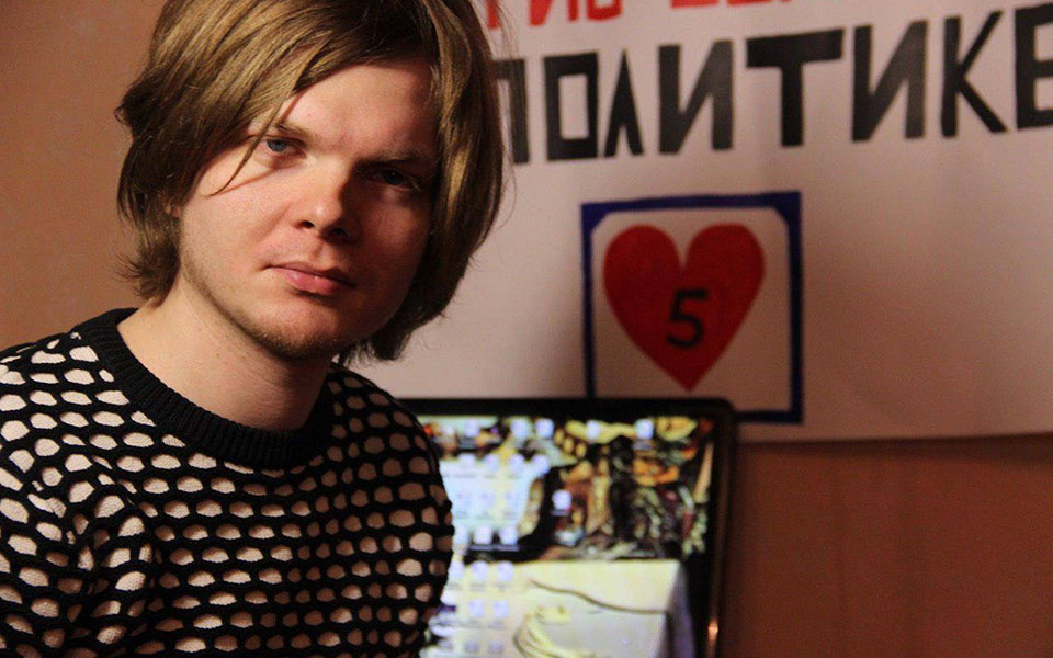 μέσα-στο-εργοστάσιο-των-τρολ-2239545