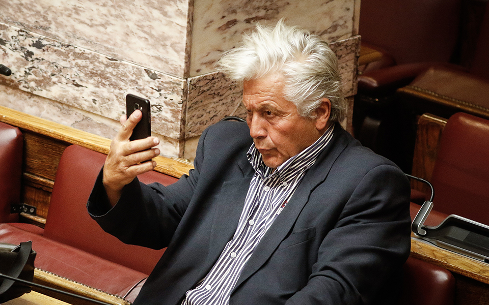 ενα-σιγανό-ποτάμι-2239983