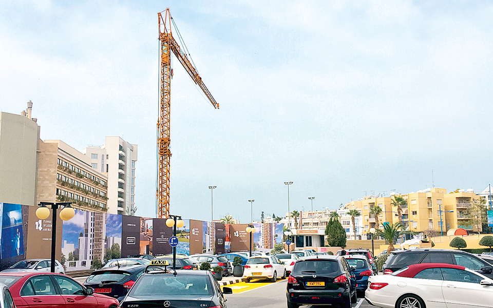 λεμεσός-οικογενειακή-ζωή-κάτω-από-ουρ-2240216