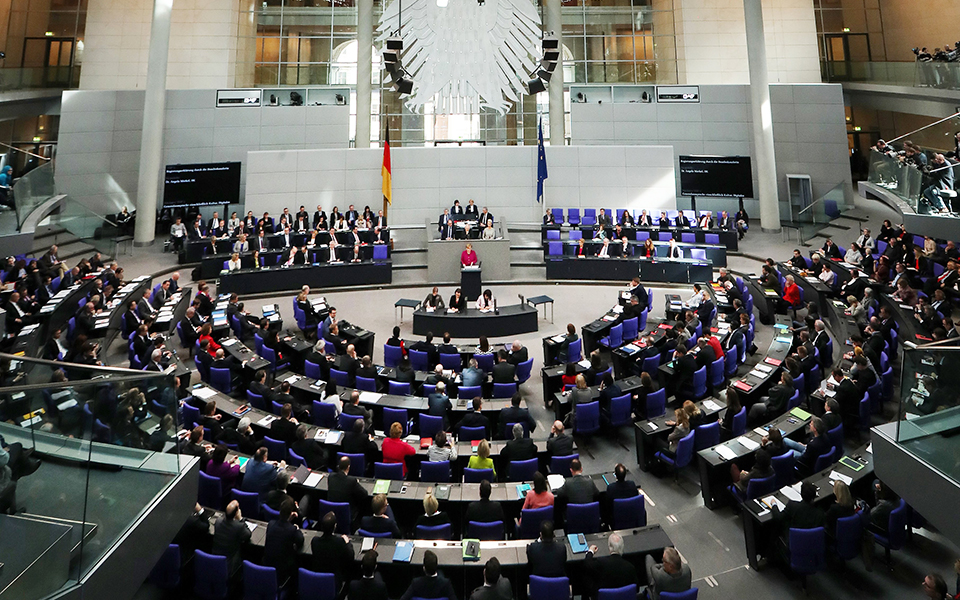 εξι-σημεία-από-μέρκελ-για-προσφυγικό-2240311