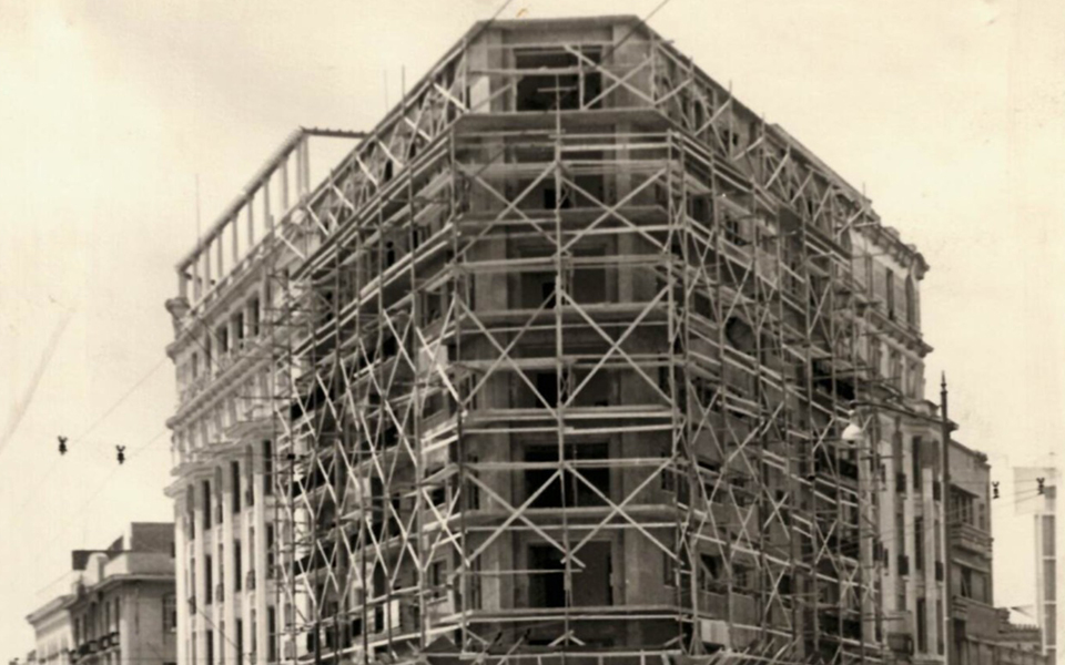 γύρω-από-το-μουσείο-η-σύγκριση-με-το-χθ-2240685