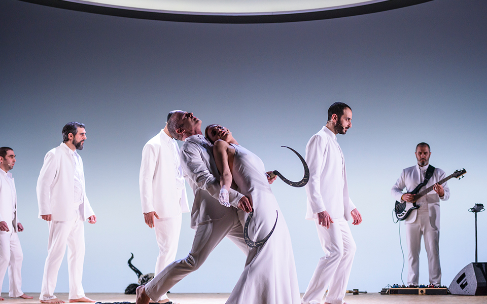 ηλεκτρισμένες-βάκχες-από-τον-μπινι-2240659