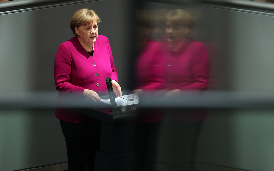 σφοδρά-πυρά-μέρκελ-κατά-ερντογάν-και-π-2240280