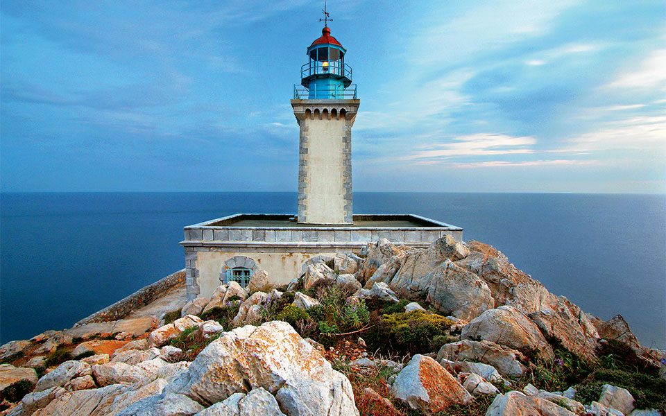 μάνη-η-γοητεία-της-πέτρας-2239785