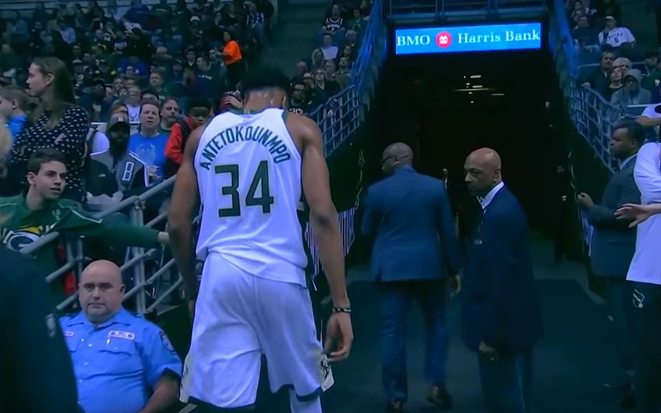 τραυματίστηκε-και-έφυγε-από-το-παρκέ-ο-2240338