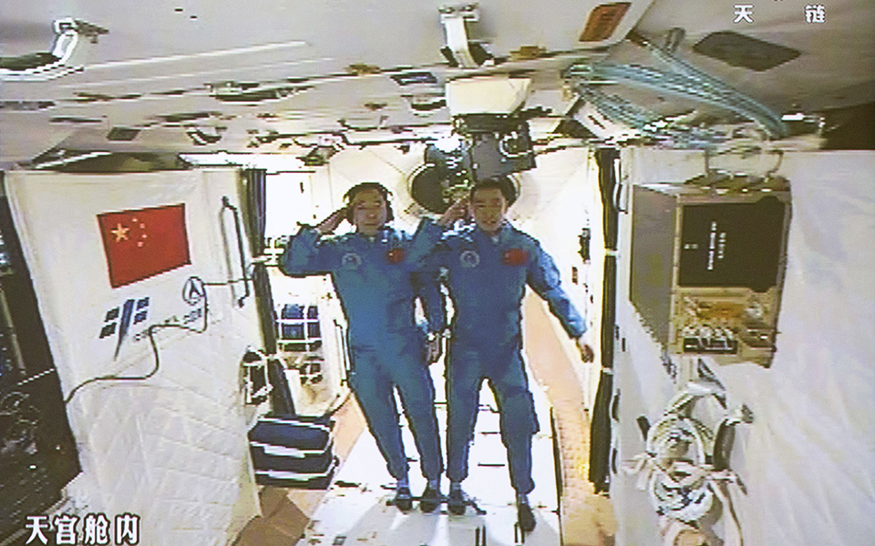 οι-κινέζοι-υπόσχονται-ένα-υπερθέαμα-2242061