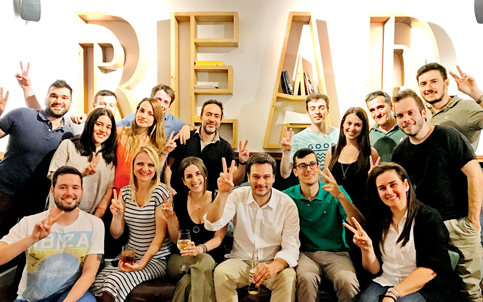 convert-group-ebusiness-consulting-μια-χαρούμενη-ομάδα-2241726