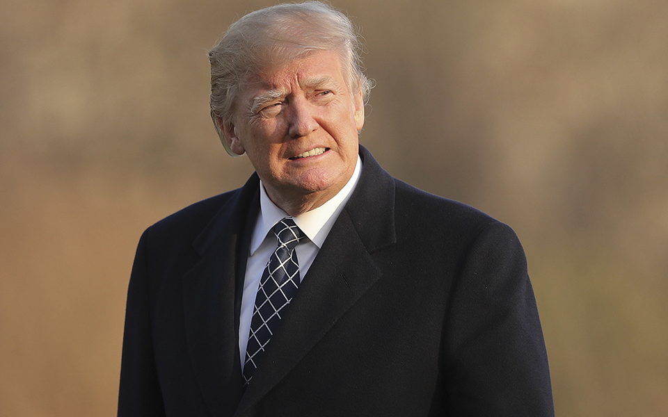 ο-τραμπ-σκέφτεται-να-απελάσει-ρώσους-δ-2240984