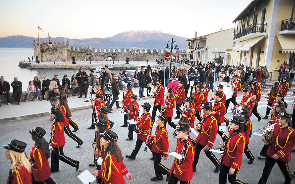 ναύπακτος-ραντεβού-στο-λιμάνι-2240218