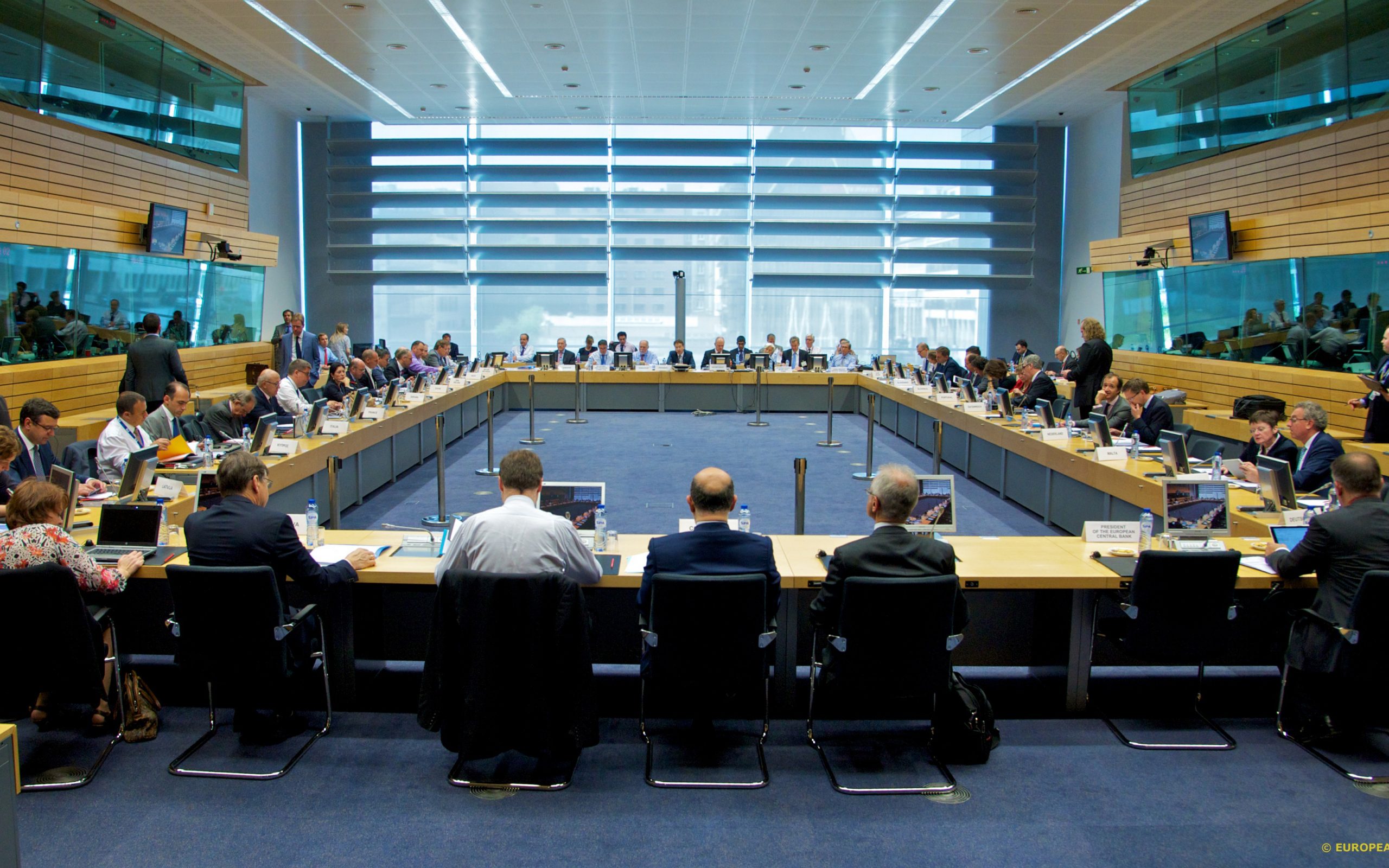χωρίς-συζήτηση-για-χρέος-το-eurogroup-της-δευτ-2237782