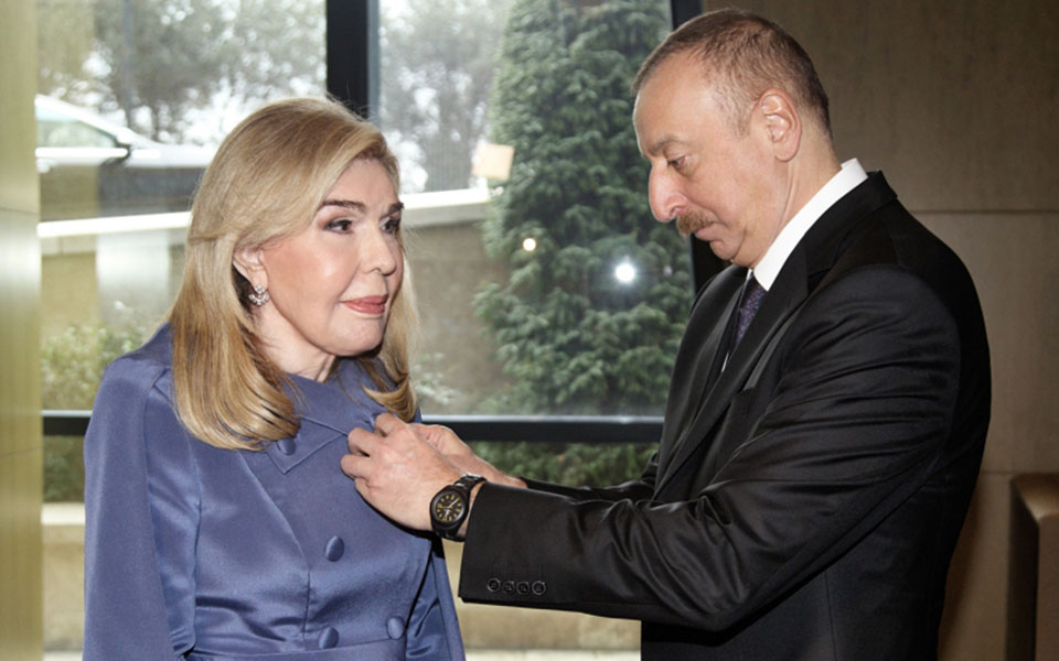 διπλή-βράβευση-για-την-πρέσβειρα-καλή-2240705