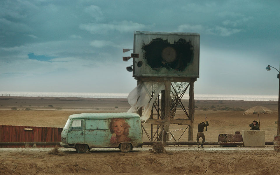 αφήνοντας-τις-καμήλες-να-περνούν-2237999