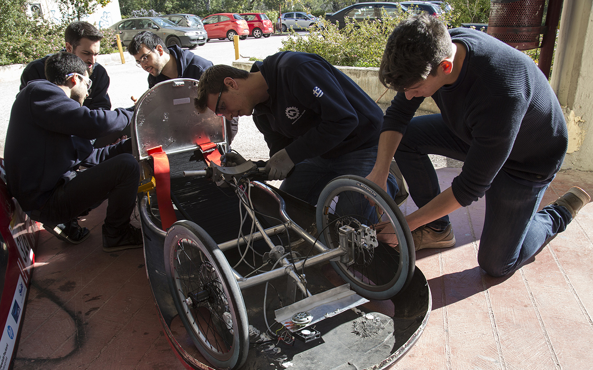 από-τον-προμηθέα-στην-tesla-2238785