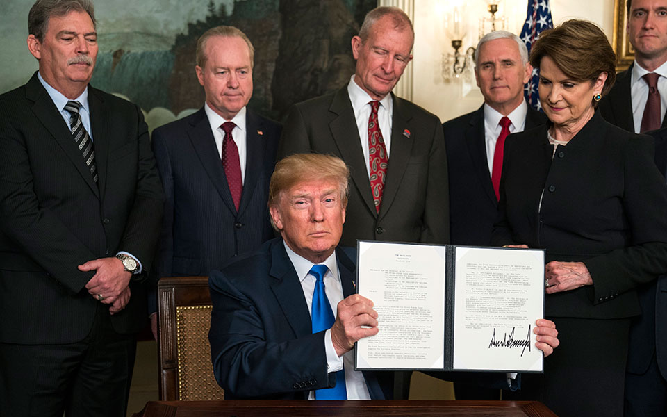 δασμούς-επιβάλλει-ο-τραμπ-σε-κινεζικά-2240639