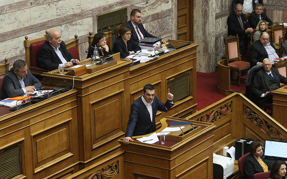 τα-χαρτιά-του-κ-τσίπρα-εξαντλούνται-2240696