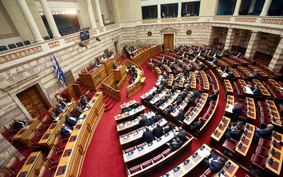 βουλή-ενταση-στη-συζήτηση-επί-της-πρότ-2237750