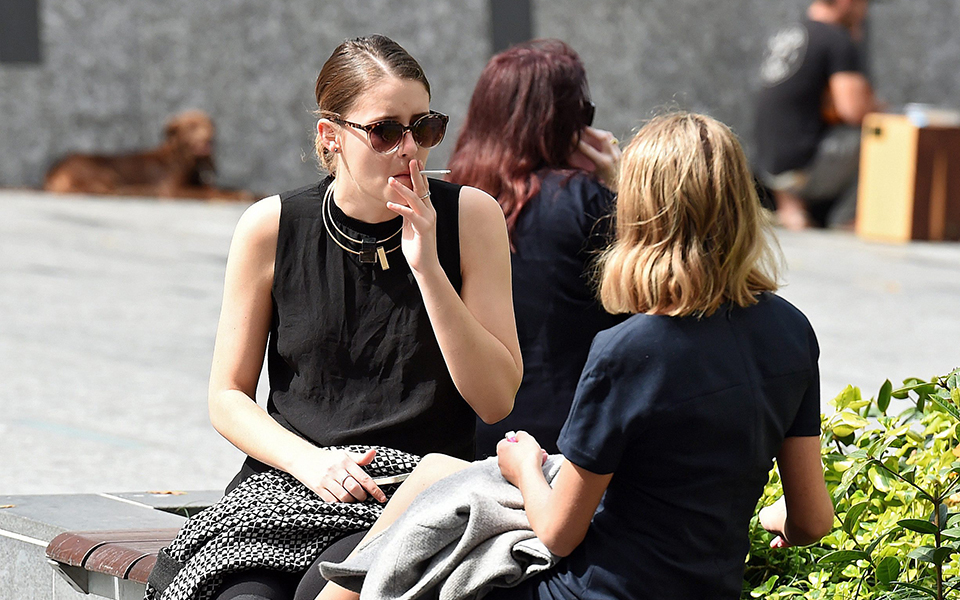 οι-καπνιστές-καταναλώνουν-περισσότε-2243080