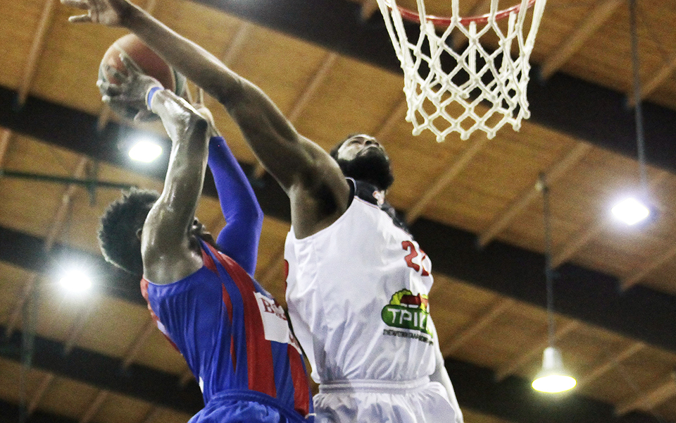 μπάσκετ-βήμα-παραμονής-για-δύο-2243780