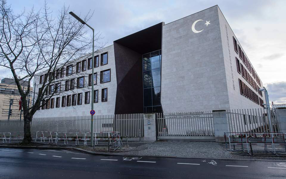 περισσότερες-από-1-000-αιτήσεις-ασύλου-στ-2242359