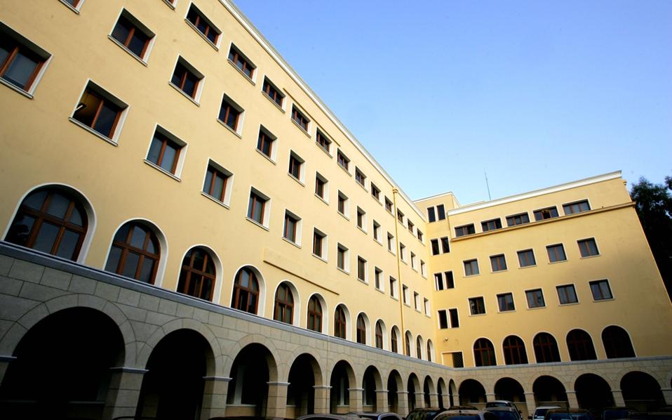 νέα-κόντρα-με-την-εκκλησία-2245041