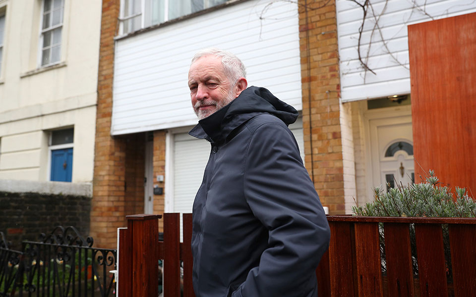 αντισημιτισμός-και-κόρμπιν-2243362