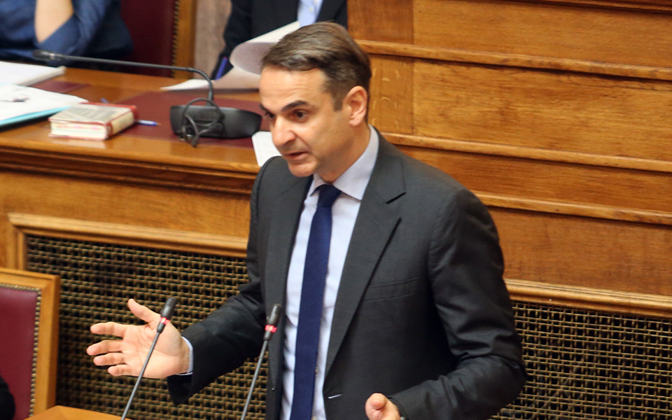 διπλή-επίθεση-από-μητσοτάκη-στην-κυβέ-2246874