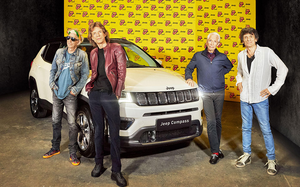 οι-rolling-stones-οδηγούν-jeep-compass-2244628