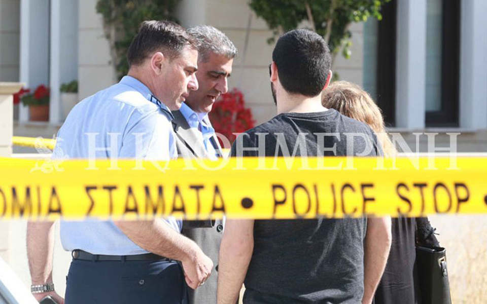 αλληλοκατηγορούνται-τα-αδέλφια-για-τ-2247403