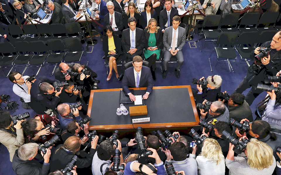 ζούκερμπεργκ-ηταν-λάθος-μου-και-λυπάμ-2243772