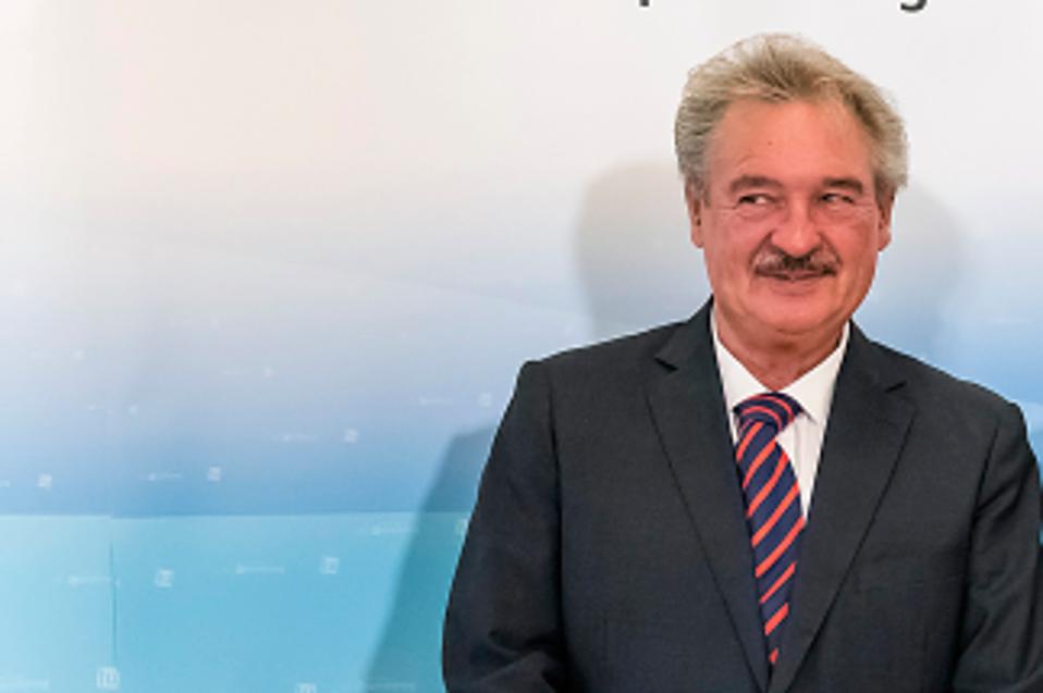 άσελμπορν-με-όπλα-δεν-σταματά-ο-πόλεμο-2244714