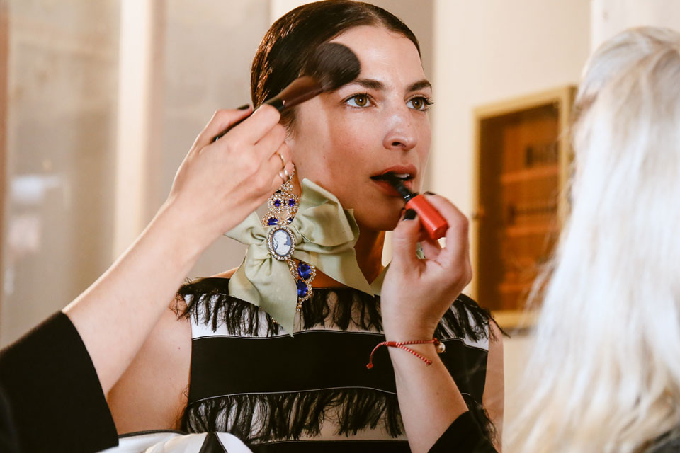 η-shiseido-δημιούργησε-τα-πιο-εντυπωσιακά-beauty-looks-2243100