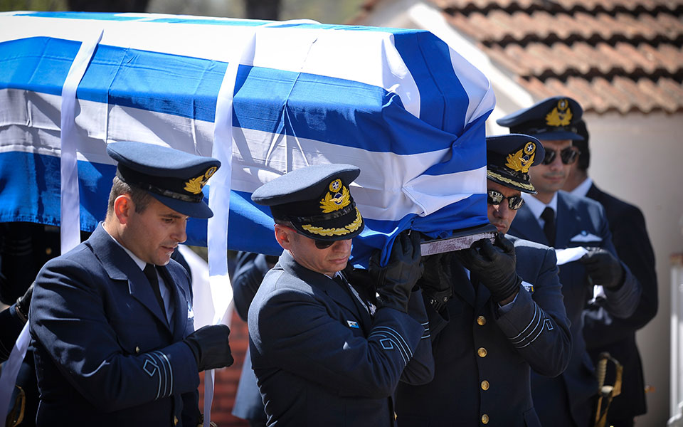 η-ελλάδα-αποχαιρέτησε-τον-σμηναγό-γιώ-2244637