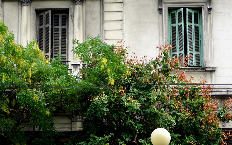 οι-μοναχικοί-βωμοί-της-οδού-πατησίων-2243102