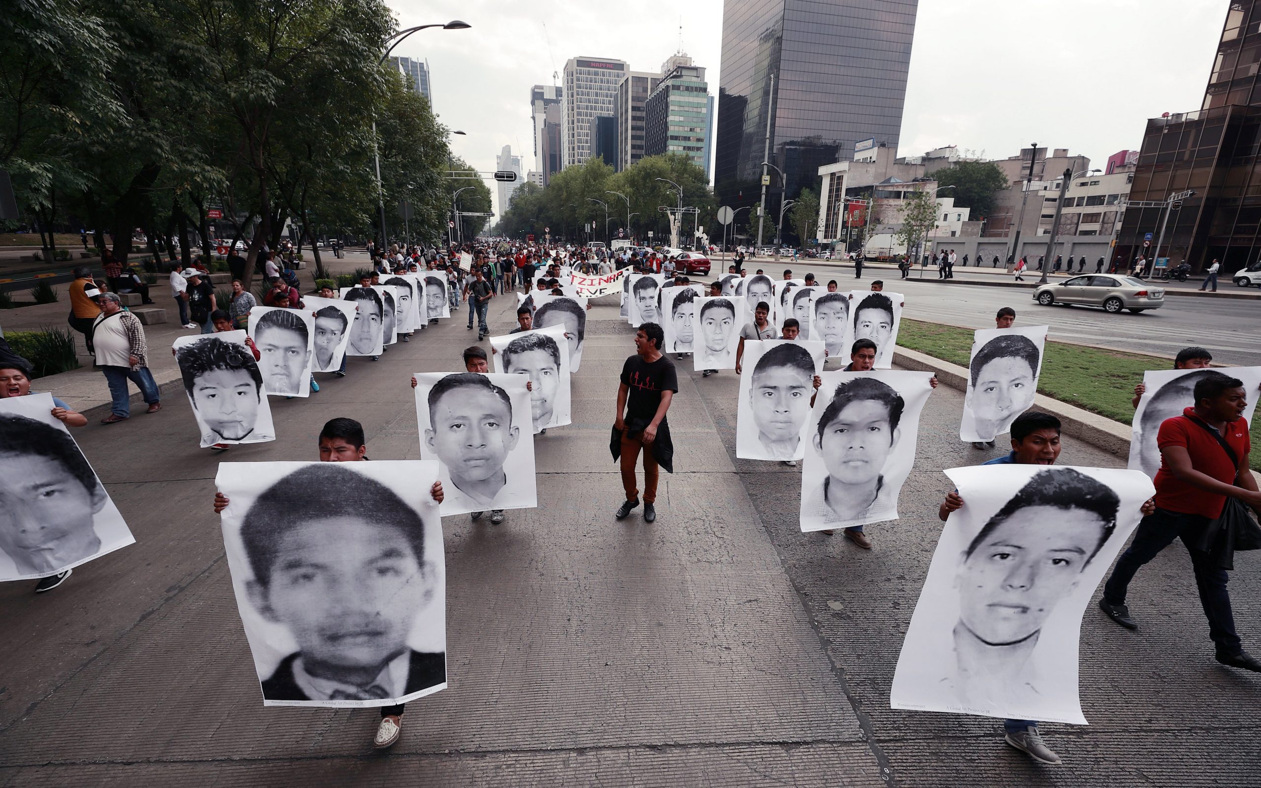 μεξικό-χιλιάδες-στους-δρόμους-απαιτο-2247119