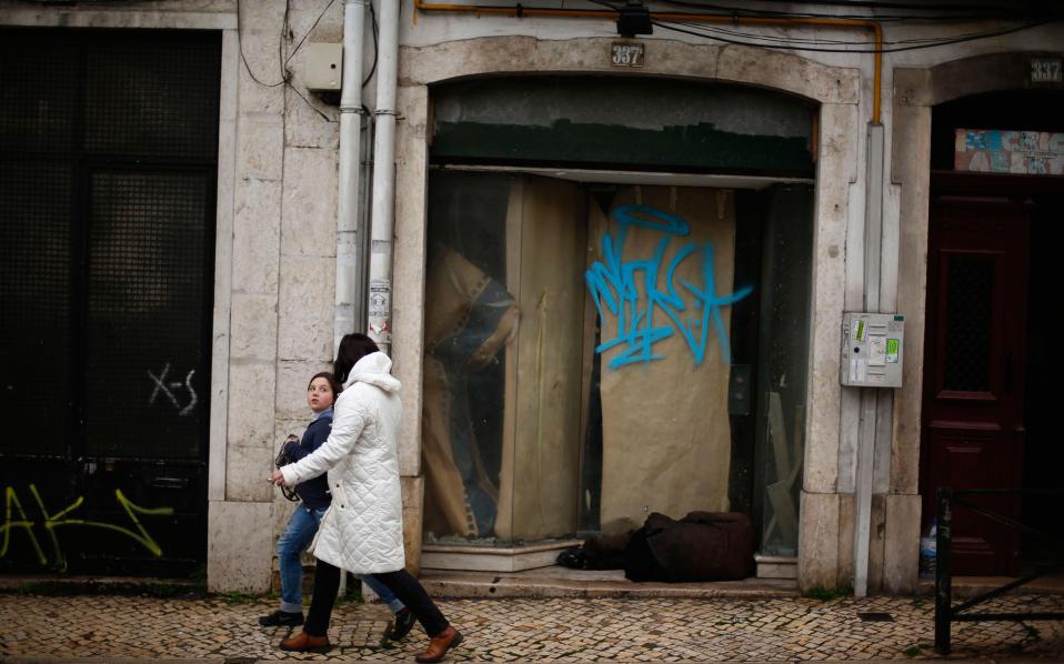 ανισότητα-και-φτώχεια-αφόρητες-πιέσε-2247696