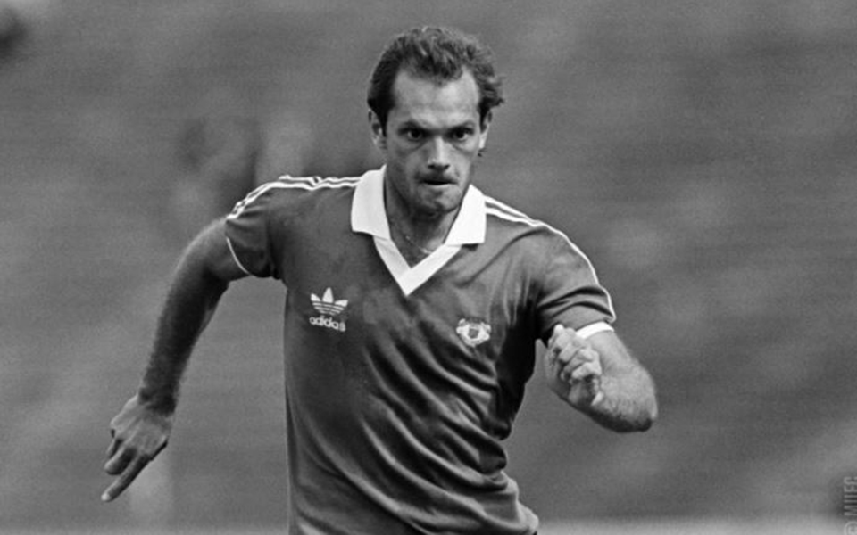 πέθανε-ο-θρύλος-του-αγγλικού-ποδοσφαί-2242964
