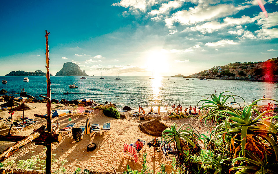 το-νησί-των-πάρτι-διαδηλώνει-2247258