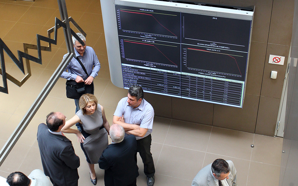 με-πτώση-072-έκλεισε-τη-δευτέρα-το-χρηματ-2246387