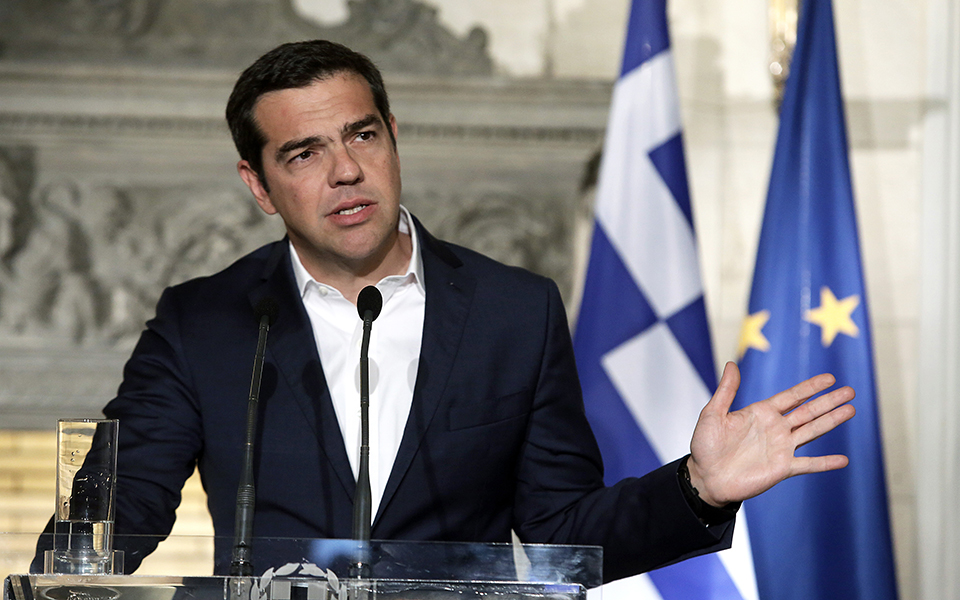 θερμή-υποδοχή-στη-λέσβο-για-τον-πρωθ-2248101