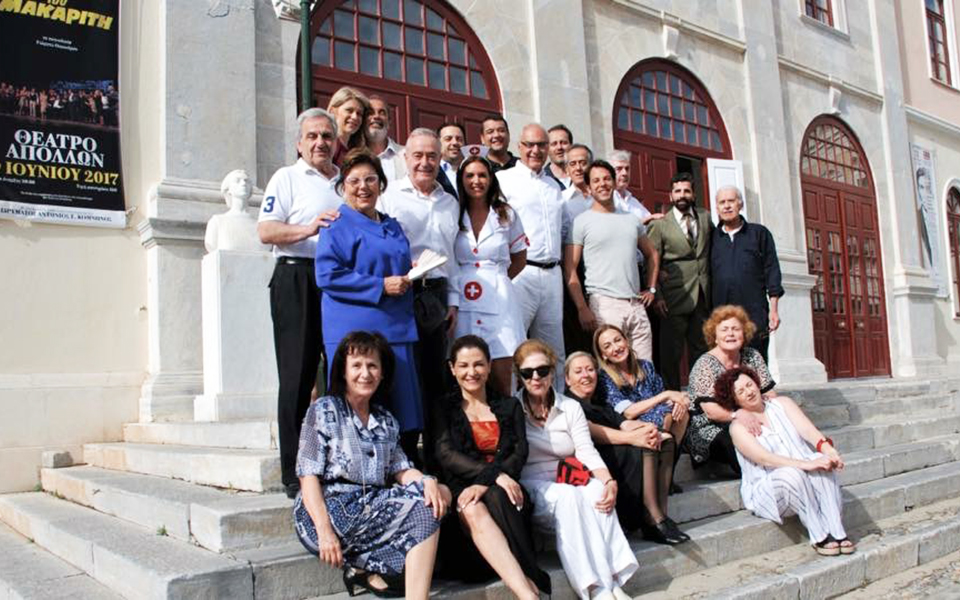 η-θεατροπαρέα-μάς-λέει-bonasera-για-έξι-μαγ-2249166