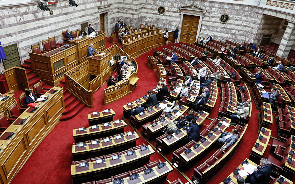 αναταράξεις-με-την-αναδοχή-2249296